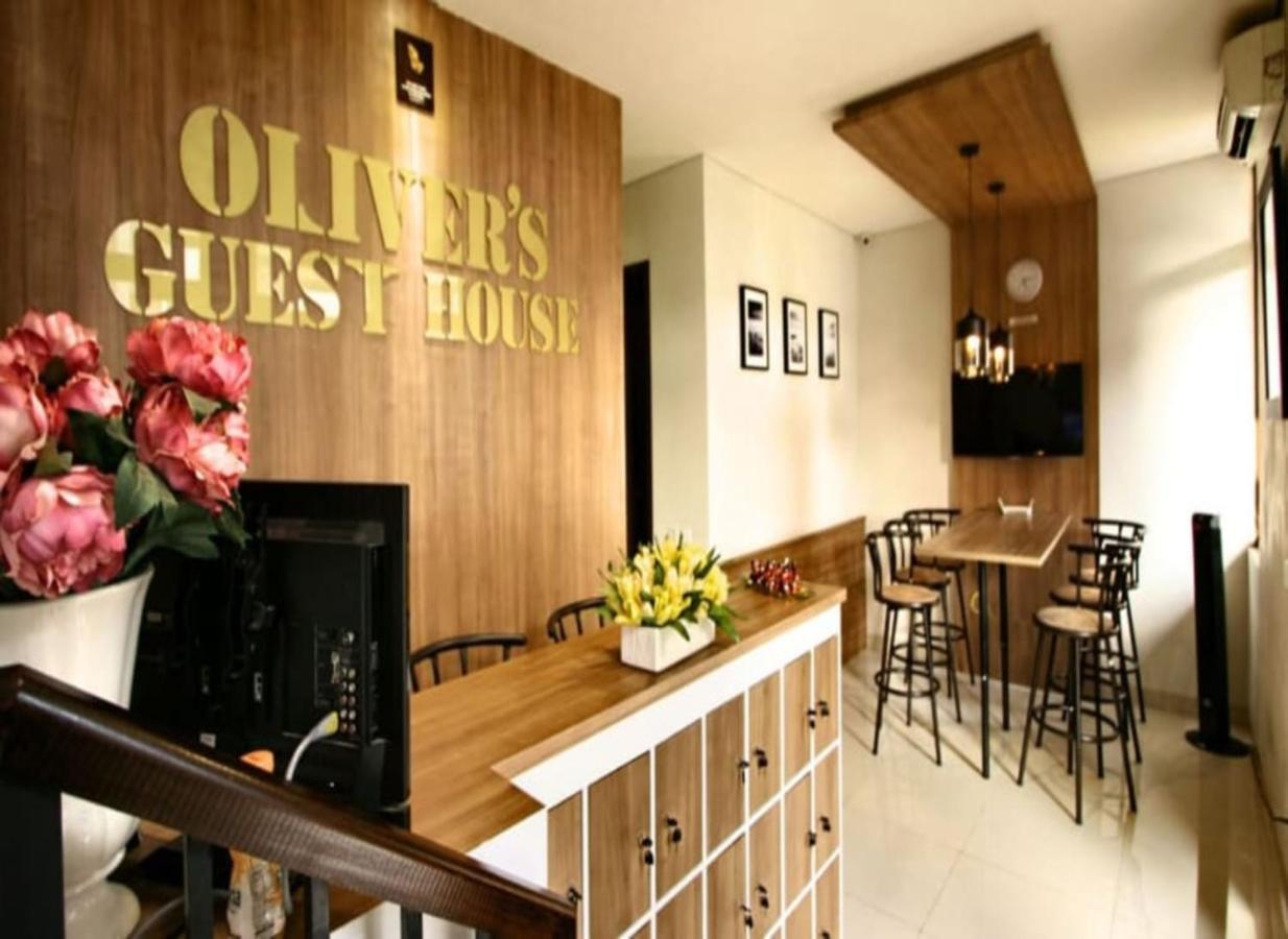 Oliver'S Guest House Tangerang Ngoại thất bức ảnh